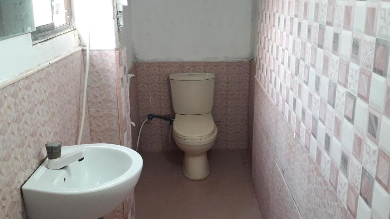 בטיקלואה Kunam Beach Rest Inn מראה חיצוני תמונה