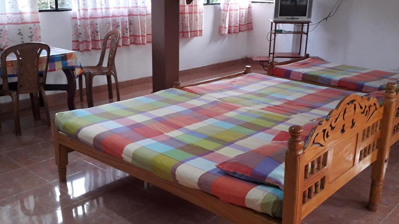 בטיקלואה Kunam Beach Rest Inn מראה חיצוני תמונה
