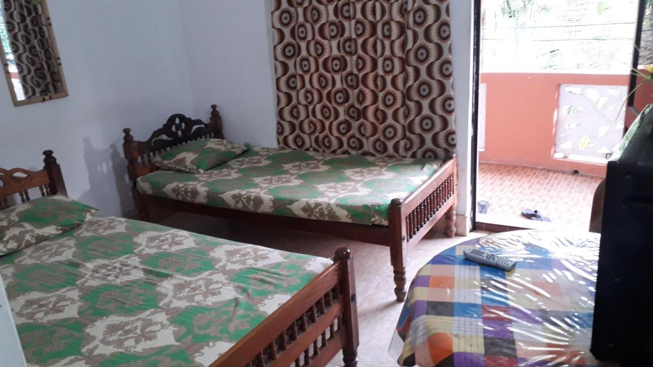 בטיקלואה Kunam Beach Rest Inn מראה חיצוני תמונה