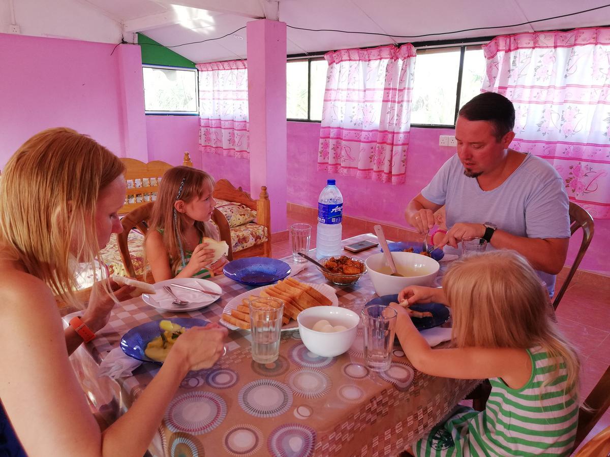 בטיקלואה Kunam Beach Rest Inn מראה חיצוני תמונה