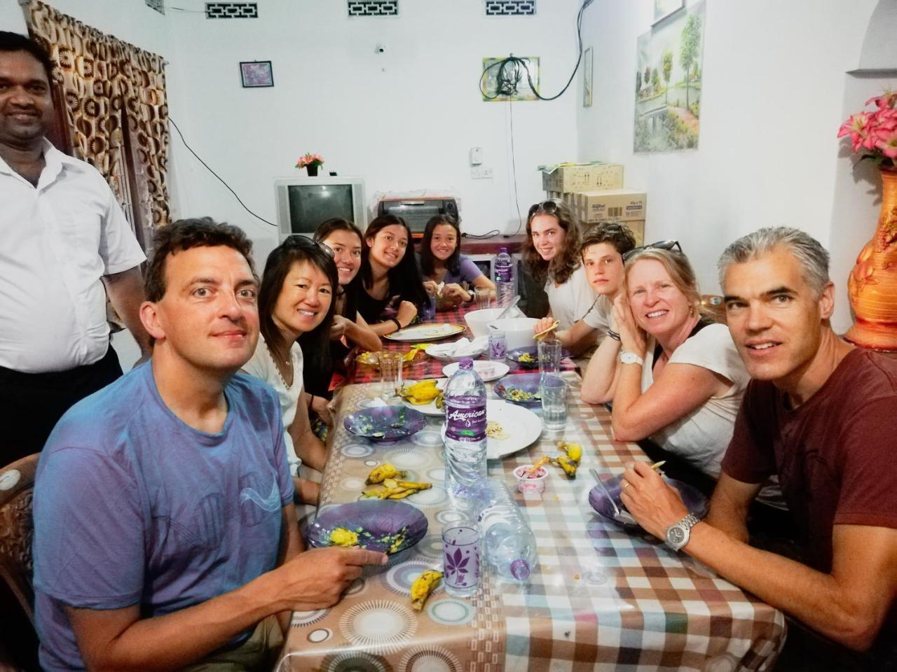 בטיקלואה Kunam Beach Rest Inn מראה חיצוני תמונה
