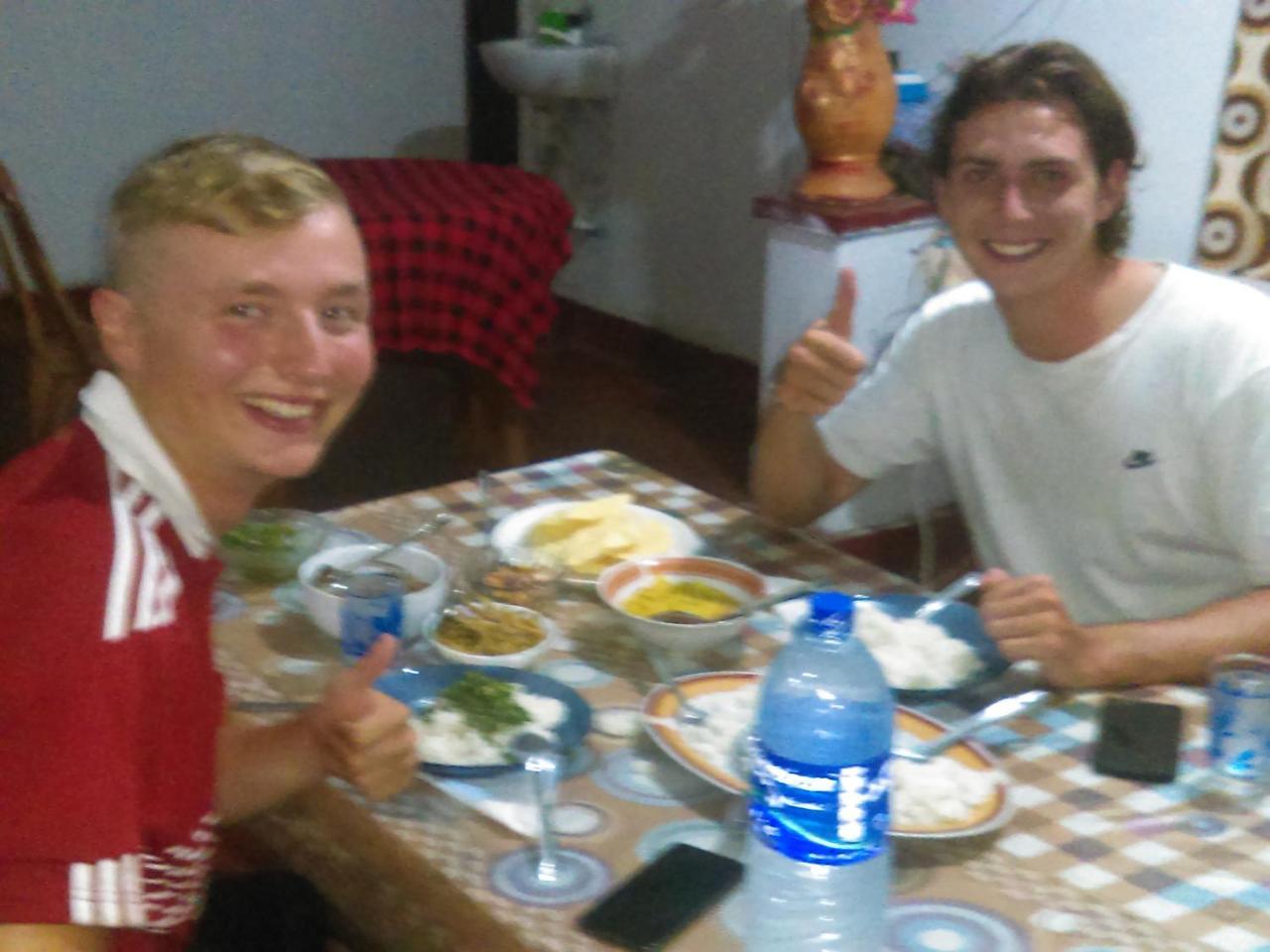 בטיקלואה Kunam Beach Rest Inn מראה חיצוני תמונה
