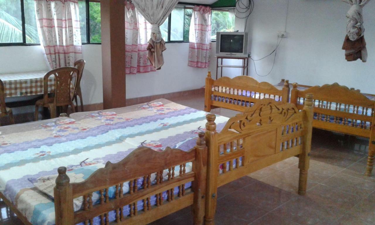 בטיקלואה Kunam Beach Rest Inn מראה חיצוני תמונה