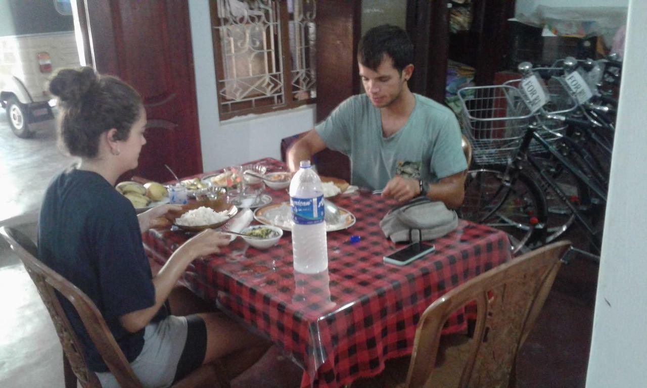 בטיקלואה Kunam Beach Rest Inn מראה חיצוני תמונה