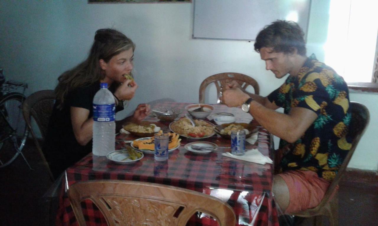 בטיקלואה Kunam Beach Rest Inn מראה חיצוני תמונה
